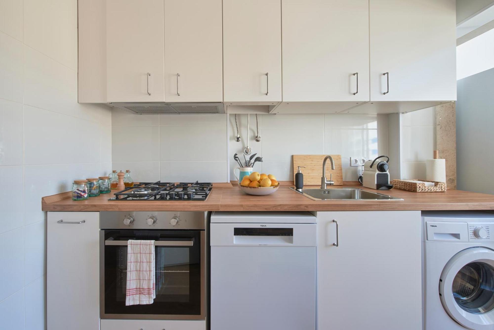 Sunset Bay View, Renovated Apt, By Timecooler 세투발 외부 사진
