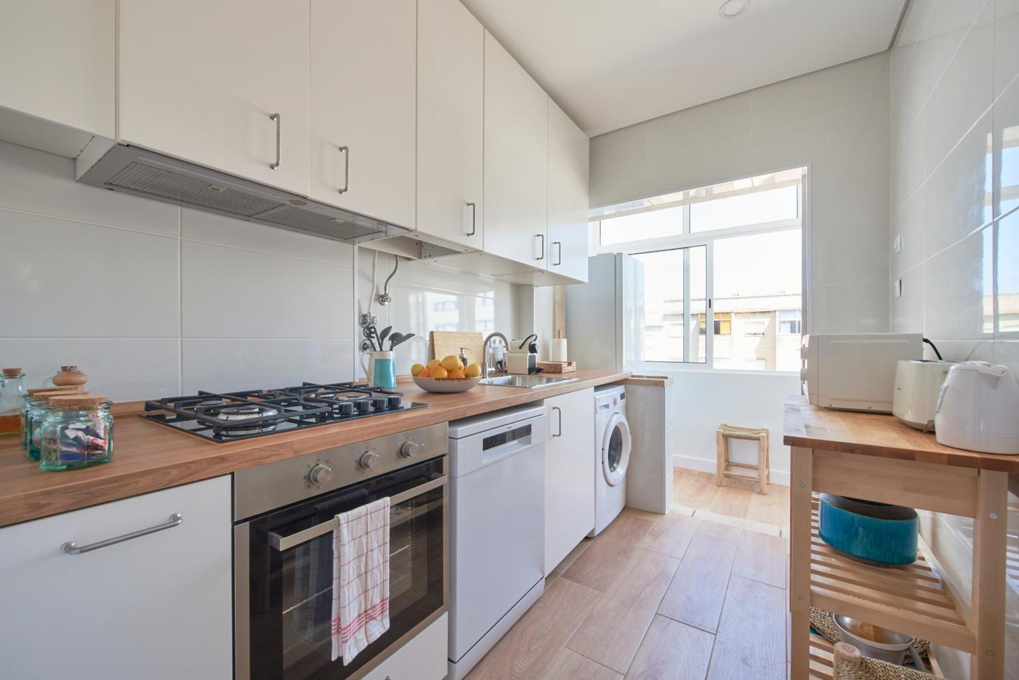 Sunset Bay View, Renovated Apt, By Timecooler 세투발 외부 사진