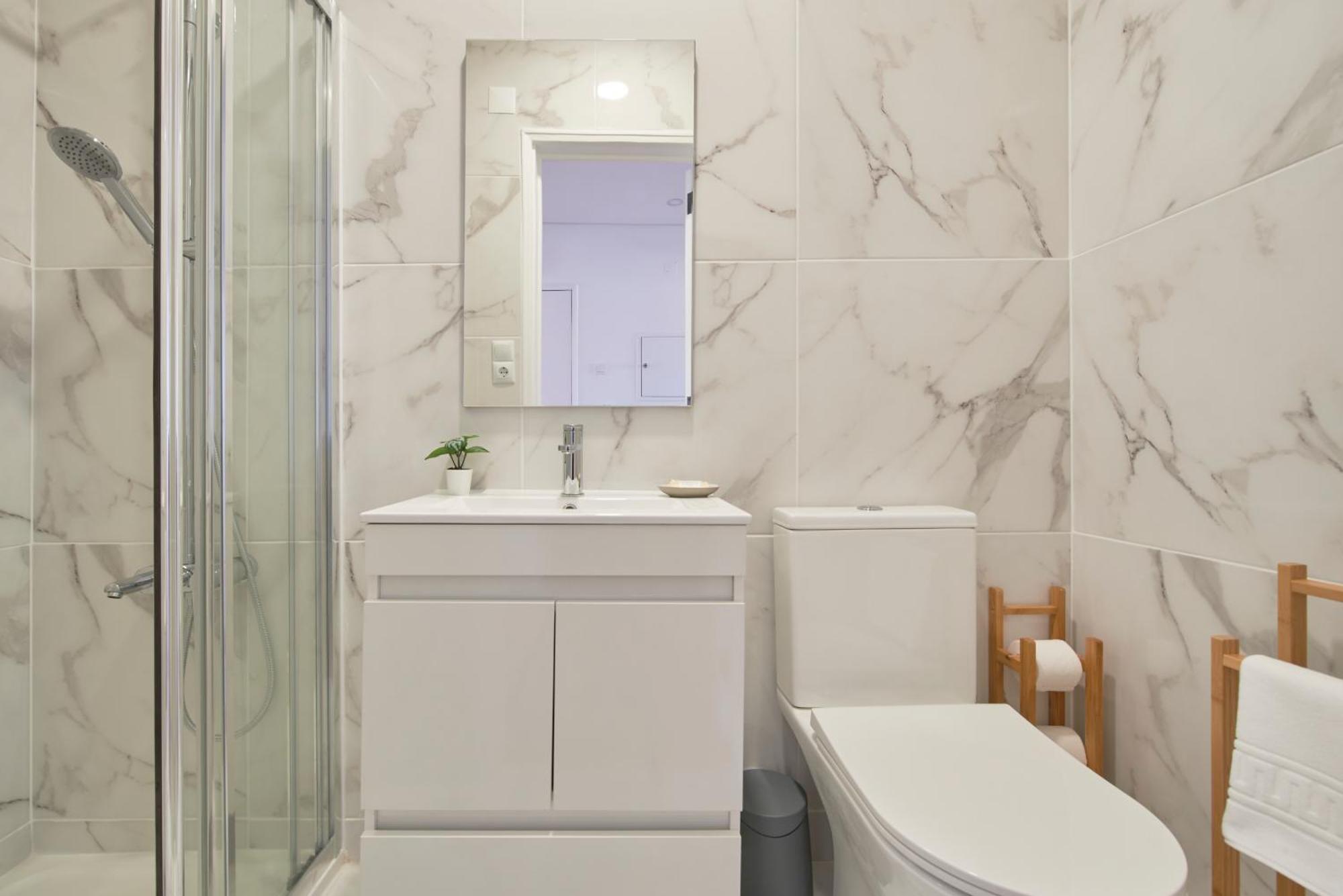 Sunset Bay View, Renovated Apt, By Timecooler 세투발 외부 사진
