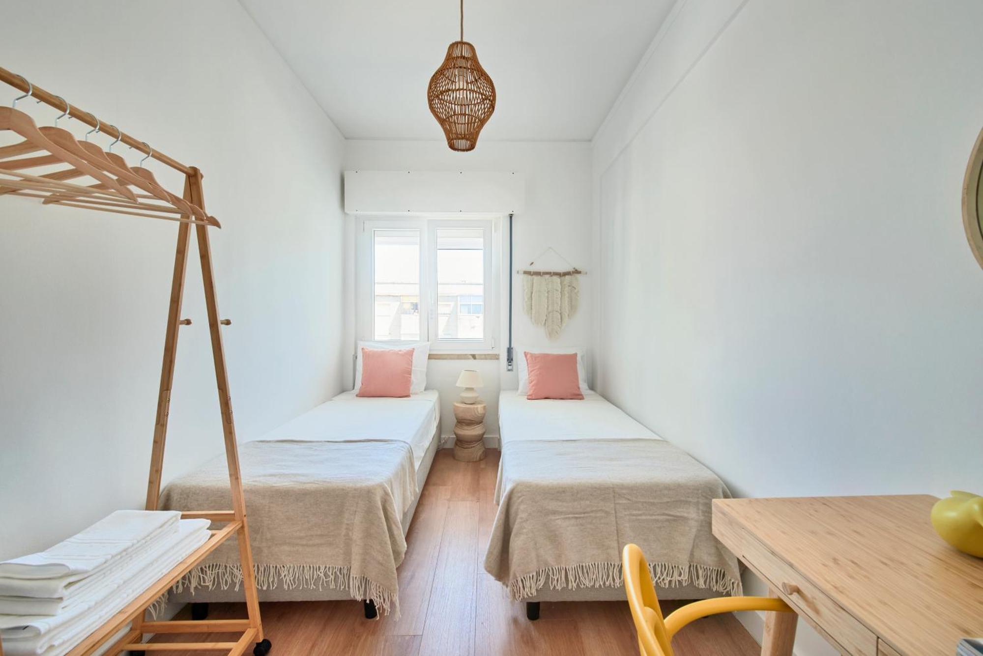 Sunset Bay View, Renovated Apt, By Timecooler 세투발 외부 사진