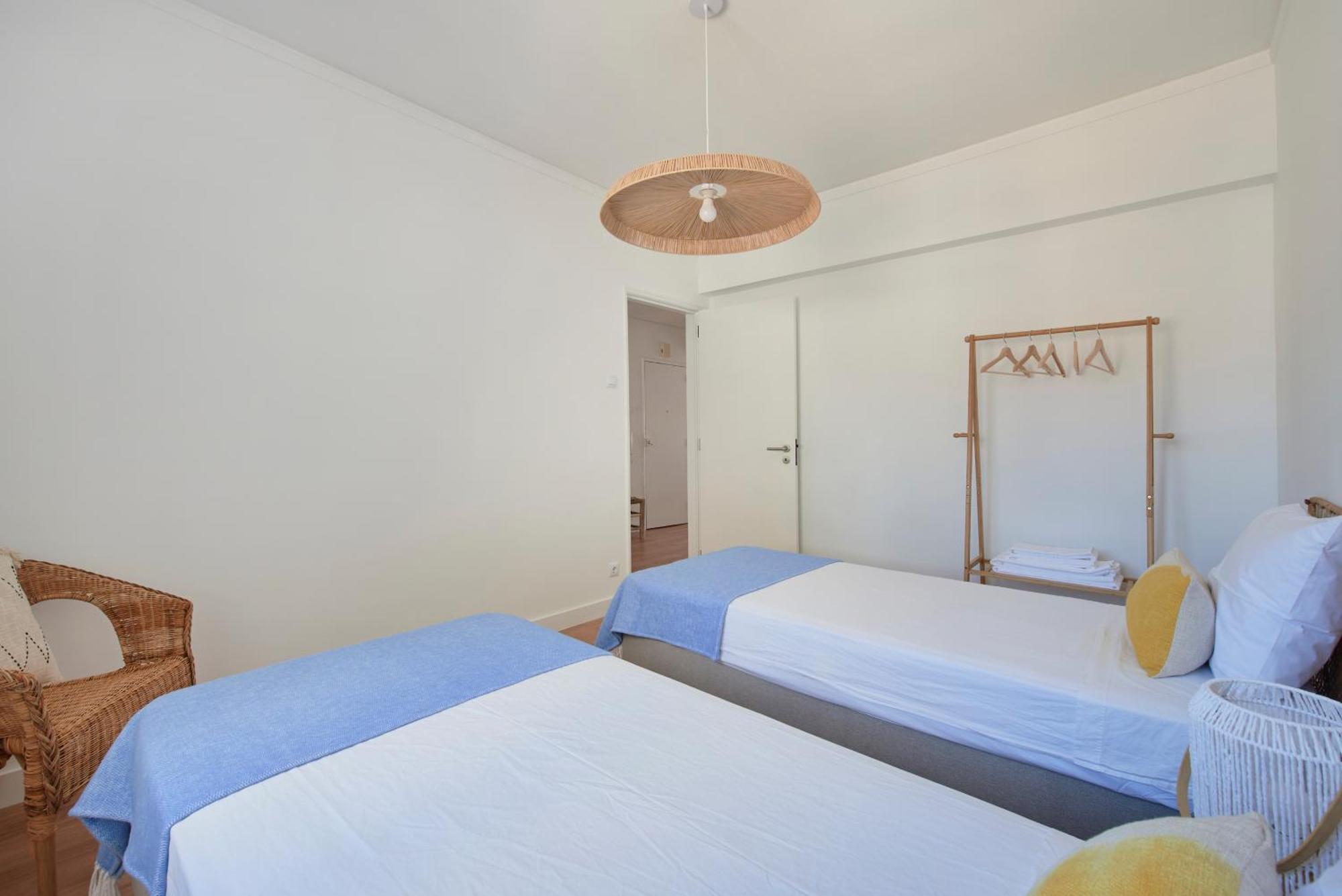 Sunset Bay View, Renovated Apt, By Timecooler 세투발 외부 사진