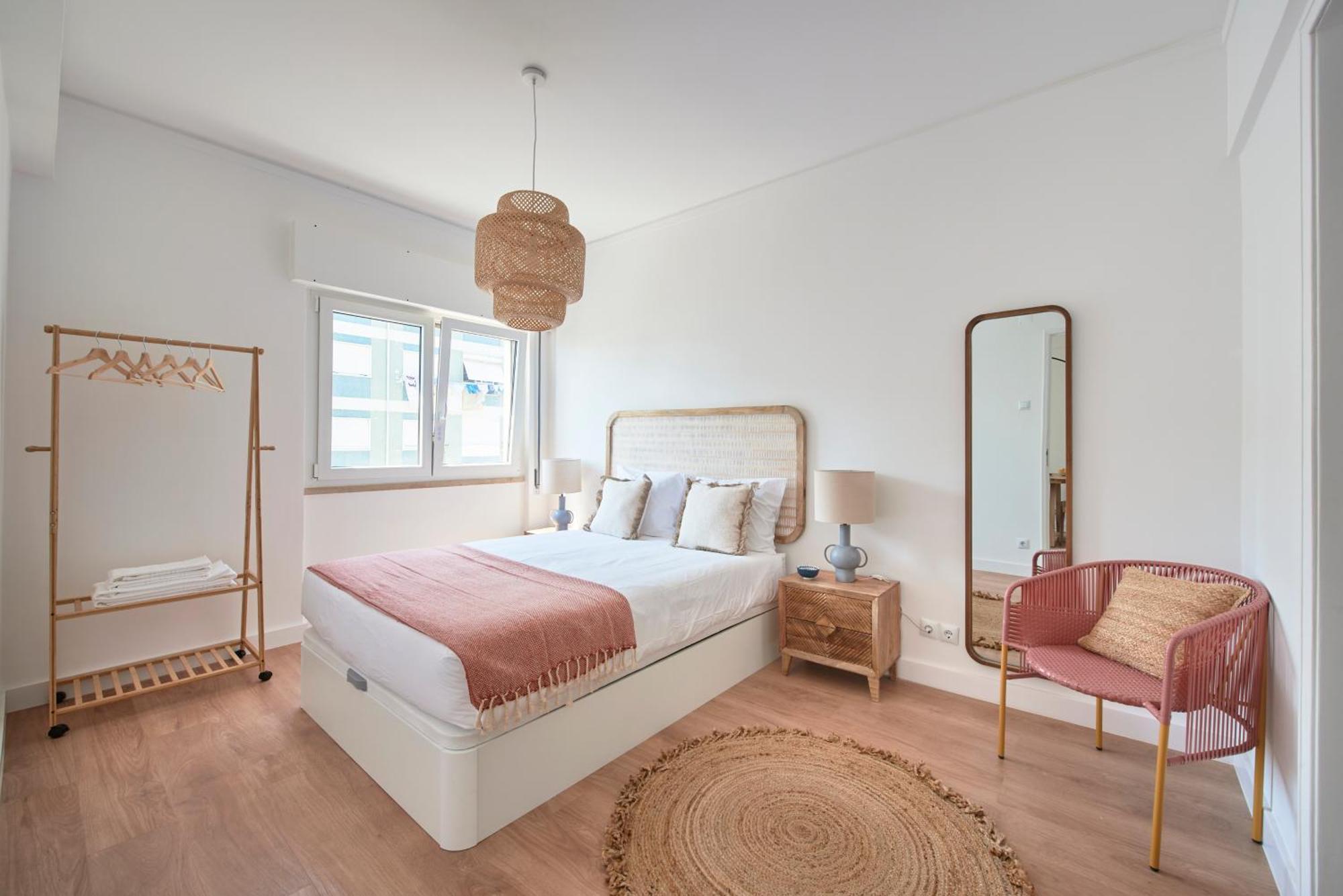 Sunset Bay View, Renovated Apt, By Timecooler 세투발 외부 사진