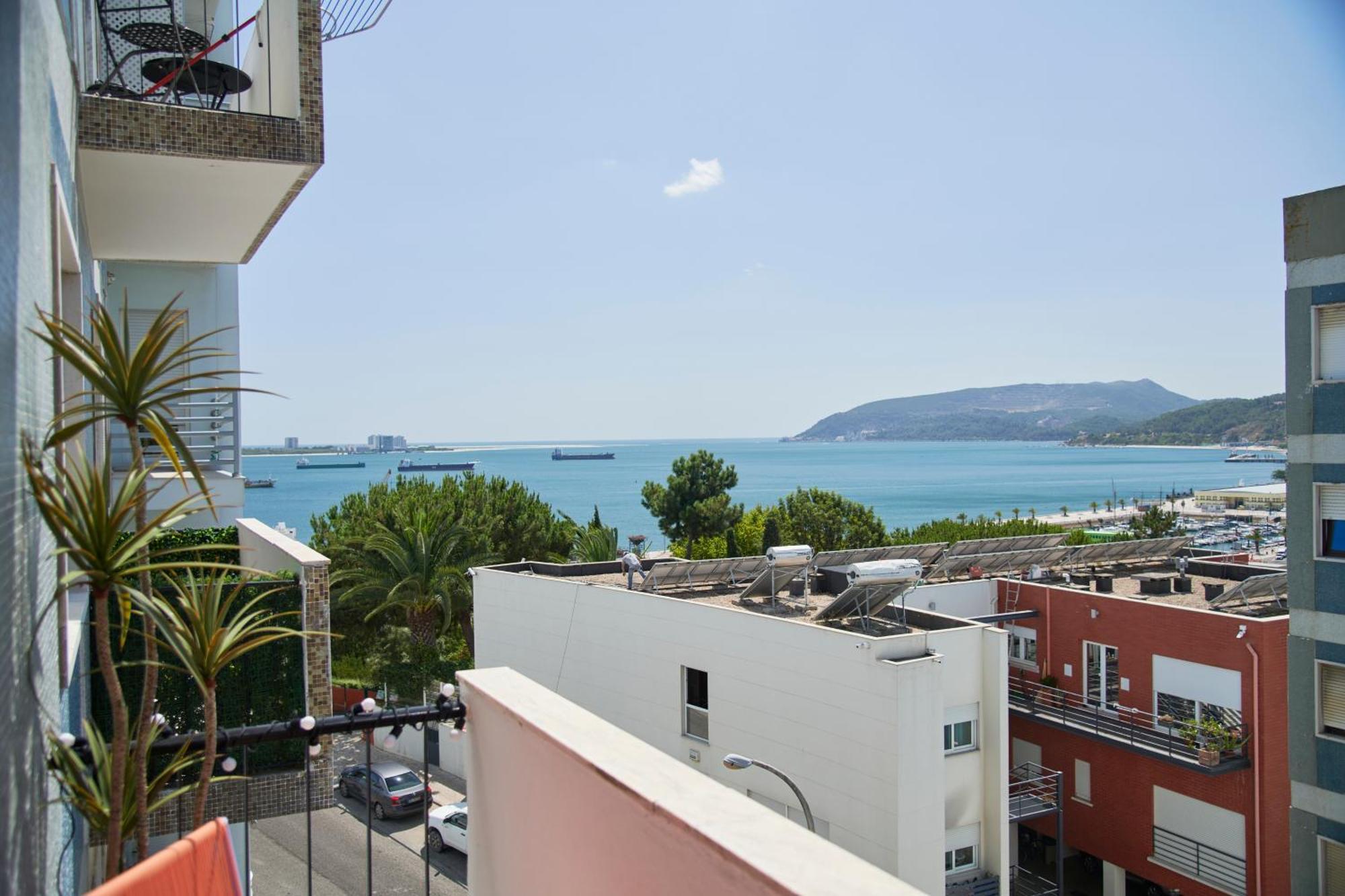 Sunset Bay View, Renovated Apt, By Timecooler 세투발 외부 사진