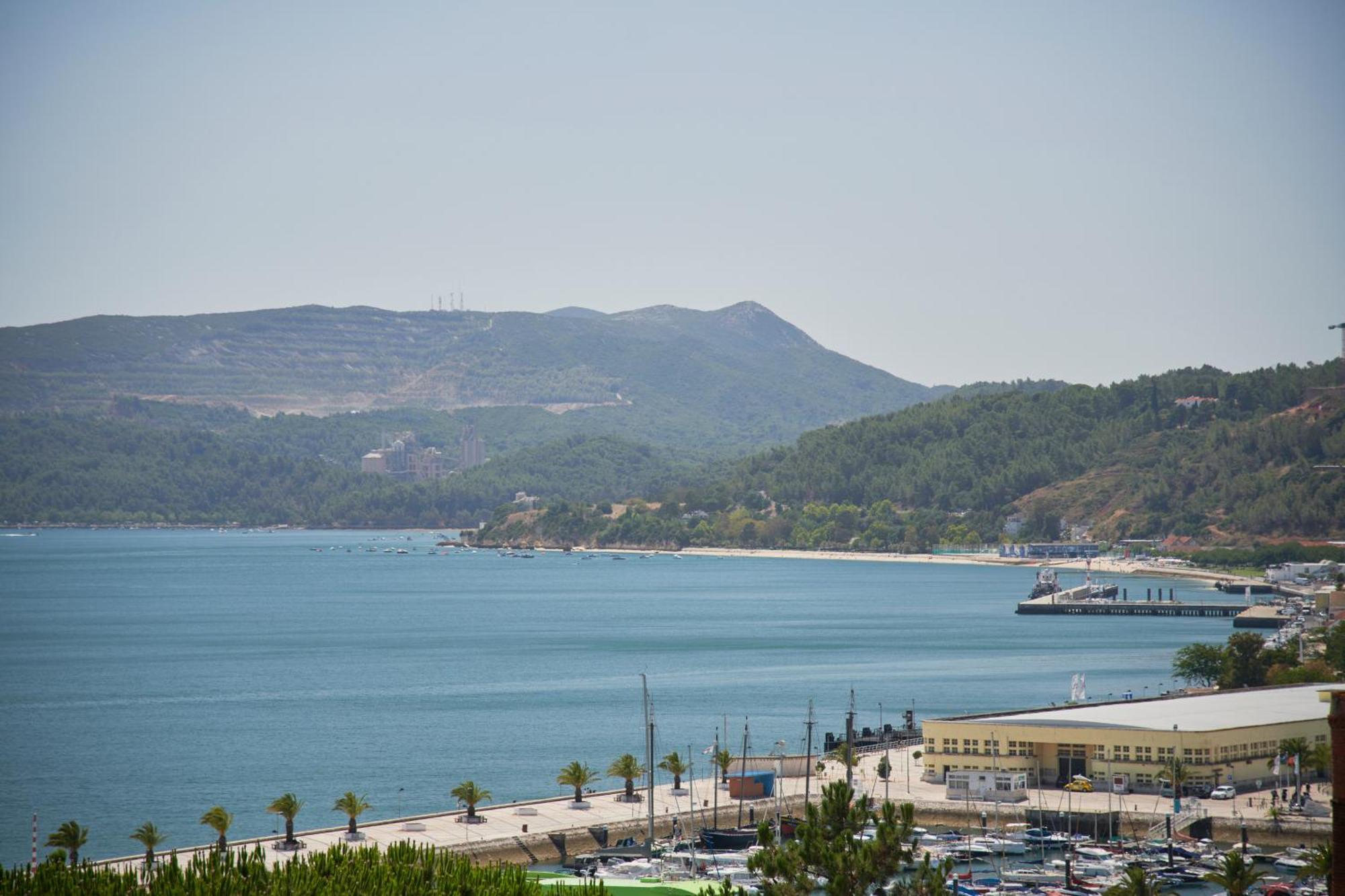 Sunset Bay View, Renovated Apt, By Timecooler 세투발 외부 사진