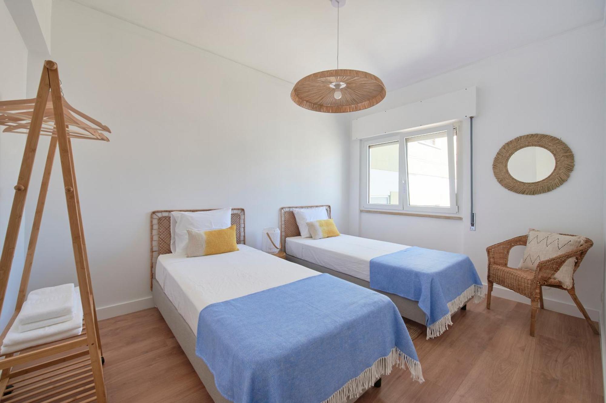 Sunset Bay View, Renovated Apt, By Timecooler 세투발 외부 사진