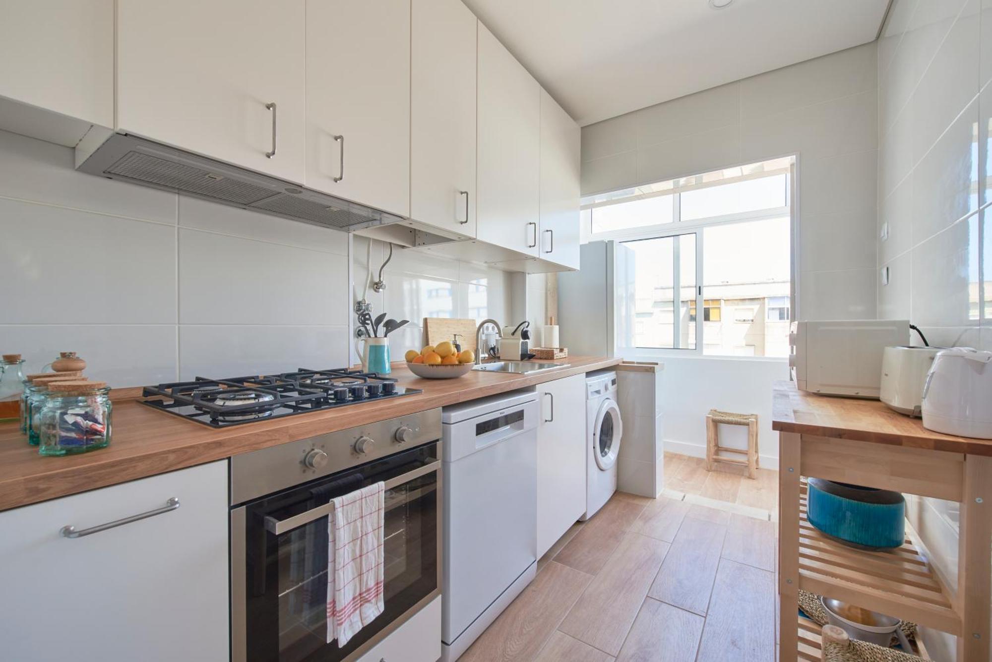 Sunset Bay View, Renovated Apt, By Timecooler 세투발 외부 사진